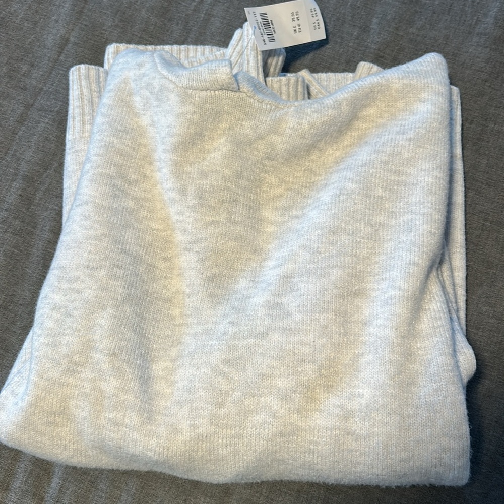 GILLY Hicks sweater (bought at Aerie) new with tags - Picture 3 of 3